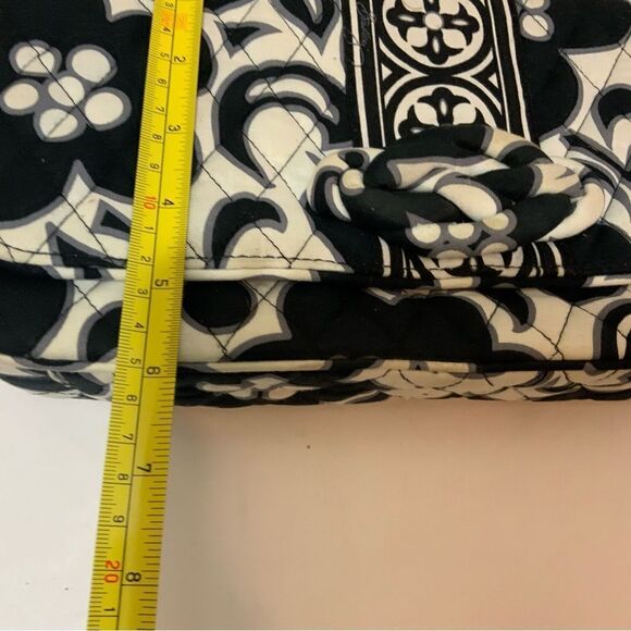 Vera Bradley knot just a clutch purse - Picture 9 of 11